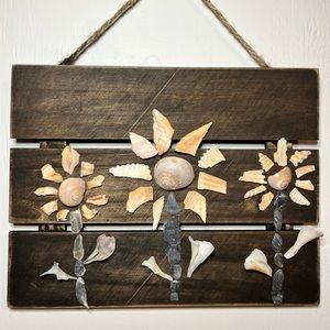 SeaShell Flower Coastal Beach Theme Decor Wooden Wall Hanging Shell Art